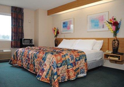 Rodeway Inn Willington North Room photo
